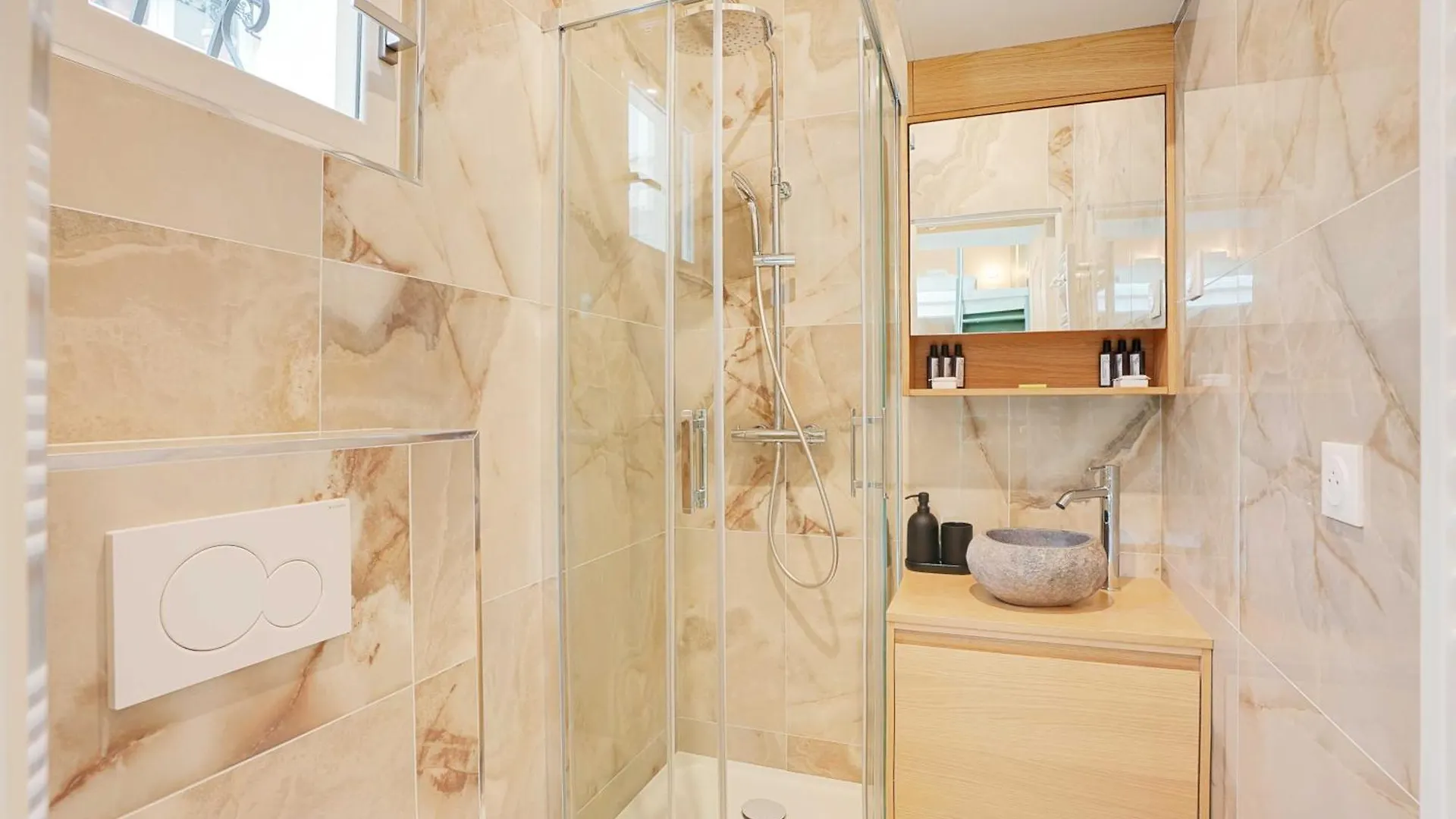 Chic And Cosy Apartment-Canal Saint Martin Paris 0*,  France